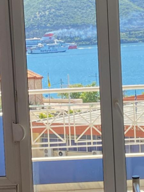 Marias flats to let seaside heart city Chantzara Spyropoulos 2studios sea view far 50 m harbour